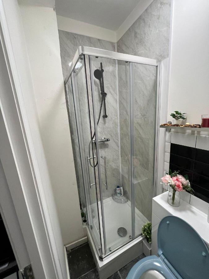 Lovely Apartment Close To Acton Central Station Londyn Zewnętrze zdjęcie